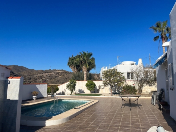 Sfeervolle villa te koop in Villaricos